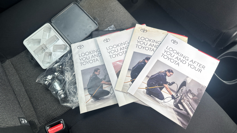 Toyota Yaris 1.5 VVT-i Y20 5dr CVT [Bi-tone] Petrol Hatchback